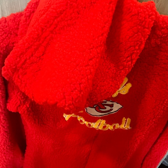 Kansas City Chiefs adults onesie- Red size medium. New with tags - Picture 5 of 5